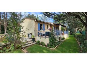 Maison à vendre à Gareoult - Une oasis de tranquillité et de confort