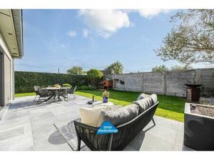 Recente halfopen woning met kwaliteitsafwerking in Oedelem