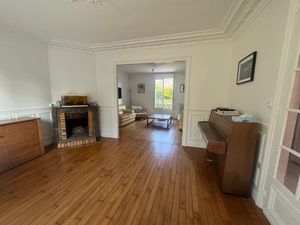 Maison en pierre meulière à Saint-Hilaire (91)