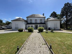 Vente maison 13 pièces 260 m² à Sainte-Colombe-sur-Seine (05700)  296 800 €