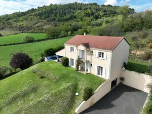 Vente maison 6 pièces 170 m² à Clermont-Ferrand (63000)  381 600 €