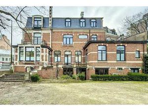 Vleurgat -Immeuble de commerce et de bureau 1100m2 + Parking