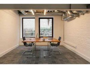 Bureau privé meublé dans un coworking convivial – Wiels