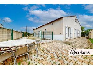 Maison familiale de 118 m2 - Piscine - Proche école et crèche - Calme absolu