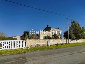 Vente maison 7 pièces 201 m² à La Jarrie-Audouin (17330)  99 900 €