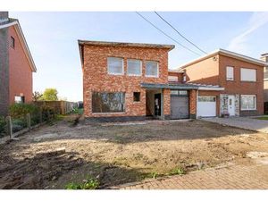 CASCO WONING OP 612 m² GROND - NAAR EIGEN SMAAK AF TE WERKEN