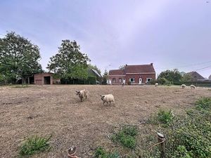 charmante hoeve op perceel van 2515 m²