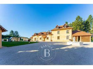 Maison à vendre 10 Pièces La Chapelle-de-la-Tour - 2 700 000 &#8364;