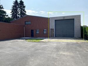 LOODS (137m²) MET TERREIN (546m²) TE HUUR TE MEULEBEKE