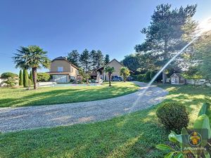 45 minutes de Lyon part-Dieu Maison d'Exception dans un Cadre Bucolique  Calme et Apaisant