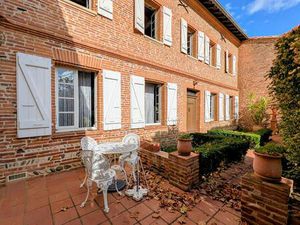 Demeure de caractère avec dépendance et garage sur terrain de 1100 m²