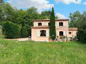 Vente villa 6 pièces 180 m² à Peypin (13124)  748 800 €