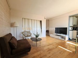 Location appartement 2 pièces 45 m² à Saint-Germain-en-Laye (78100)  1 182 €