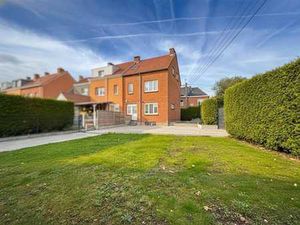 SOUS OPTION Belle maison 3 façades d’angle toute rénovée