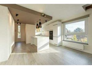 Champ de Mai : superbe duplex 3 chambres