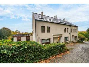 Surprenante maison 2ch + studio située dans une petite copro