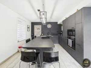 Jolie maison 4 façades  4 chambres au coeur d'Etalle