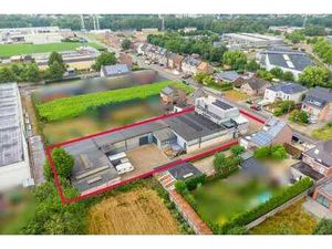 Propriété commerciale avec maison à vendre à Lanaken