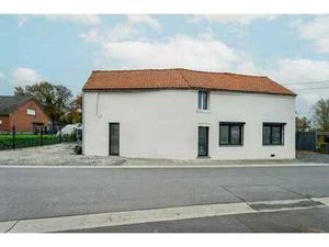 Maison 4 faç. 3 ch. rénovées avec parkings et jardin!