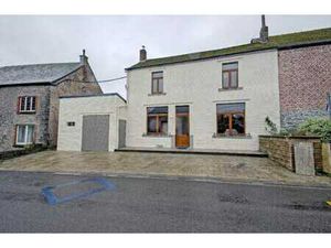 Maison avec vue dégagée sur la campagne