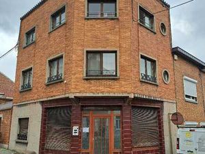 immeuble divisé en 2 appartements