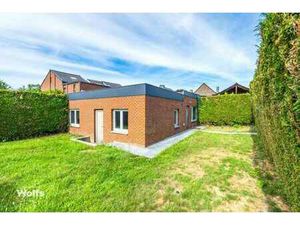 Agréable bungalow avec vaste jardin et emplac. de parking !