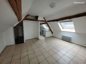 A louer f2 centre ville nemours