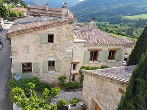 Belle maison en pierres