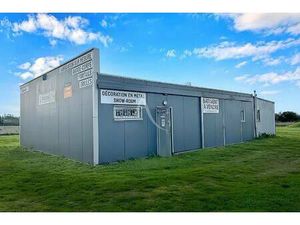 Local d'activités à vendre