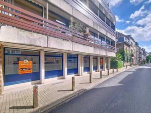 BUREAUX EN TRES BON ETAT DE 156 M² DANS QUARTIER PRISE D'UC