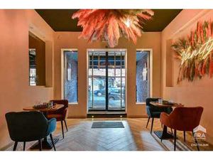 Rez-de-chaussée commercial à vendre à Ixelles