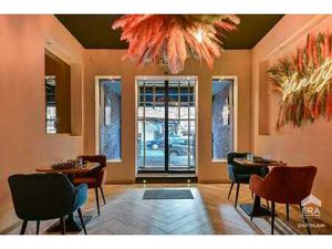 Rez-de-chaussée commercial à vendre à Ixelles