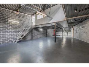 Ixelles – Situation premium  entrepôt polyvalent avec bureau