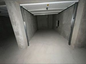 Loue garage Crozet 01170