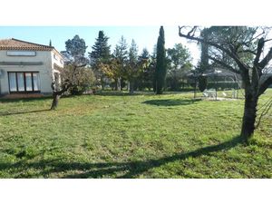 SORGUES RESTAURANT 5 000 m2 de terrain dont 4000 m2 constructibles