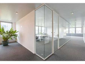 Bureaux prêts à l'emploi de 428 m² à 2 min de R0
