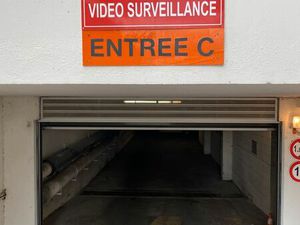 À louer Box fermé Juan les Pins