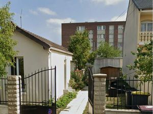 Maisson à louer 1 chambre grand jardin