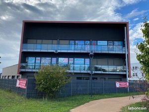 Bureau 100 m2 tout confort