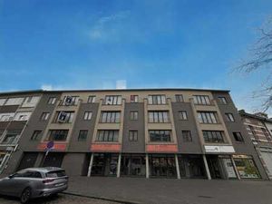 Rez-de-chaussée commercial au centre de Merksem