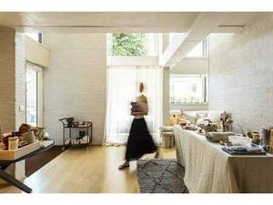 IMMEUBLE COMMERCIAL DUPLEX BRUTALIST CHIC AU CŒUR DE MORTSEL