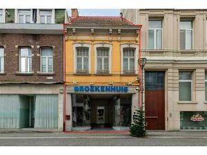 Commerce avec appartement