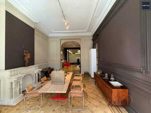 Commerce Hôtel de Maître à louer +/- 700m2