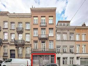 Flagey - Commerce AAA avec cour - Pas de charges communes