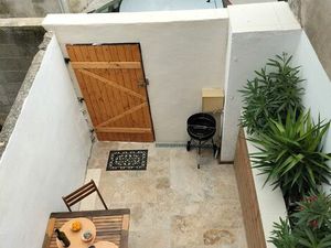 Maisonnette avec exterieur