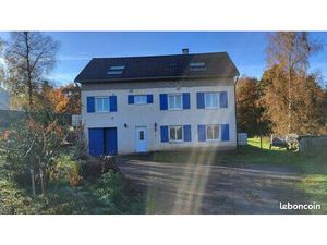 Maison familiale dans un écrin de verdure  au calme absolu