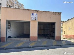 Location garage box fermé