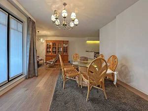 Luxueus appartement op de eerste verdieping op rustige ce...