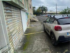 Garage de 12m2 idéalement situé