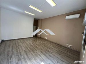 Local 35 m² Saint-Denis